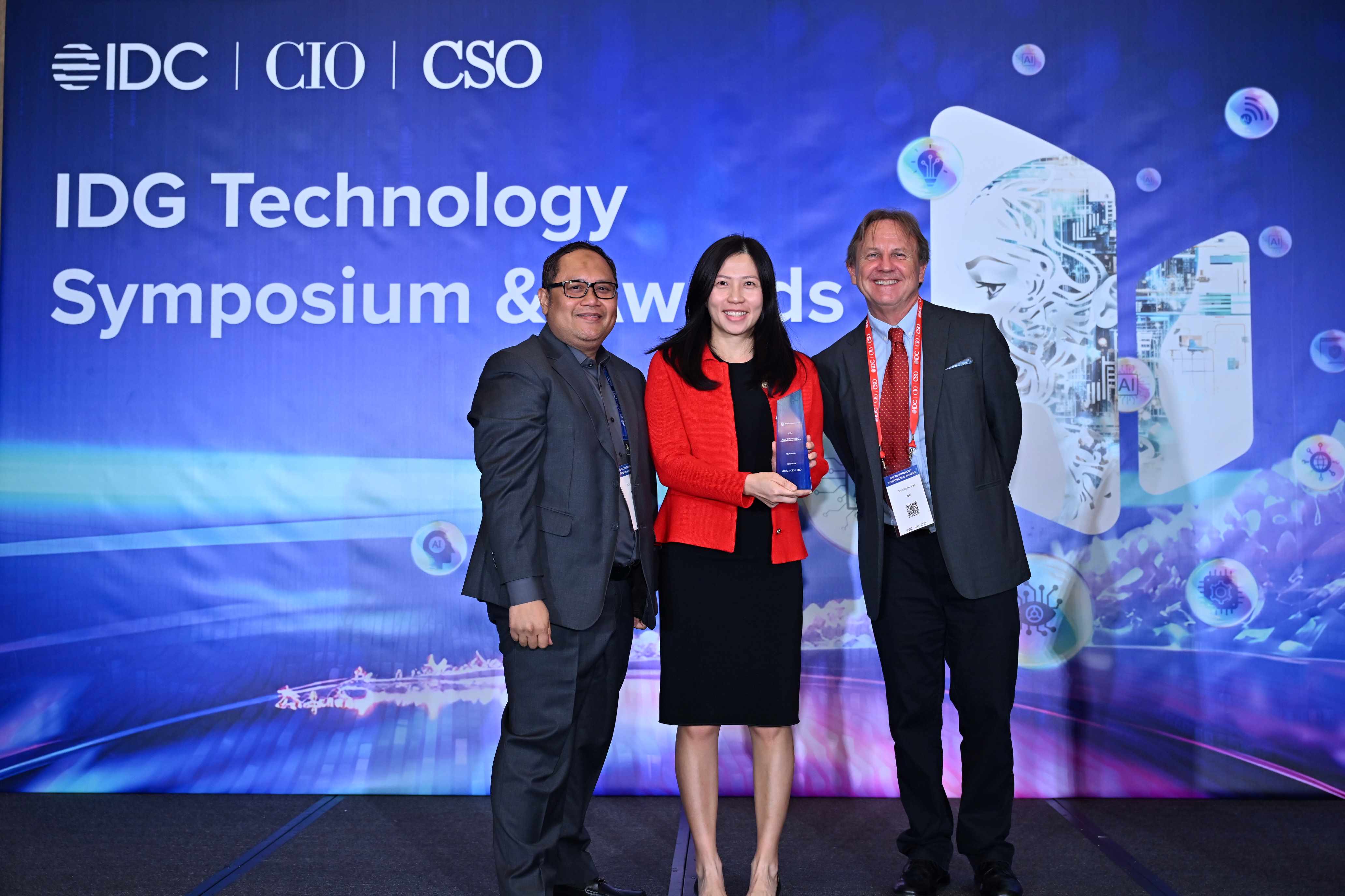 Telkomsel meraih penghargaan pada IDC Future Enterprise Awards 2024 untuk kategori Best in Future of Customer di Indonesia lewat solusi AI Digital Smart Care (AI DSC) berbasis Hyper AI Telkomsel.
