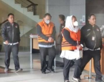 Wali Kota Semarang Hevearita Gunaryanti Rahayu alias Ita dan suaminya, Ketua Komisi D DPRD Provinsi Jawa Tengah Alwin Basri, ditahan KPK terkait kasus dugaan korupsi di lingkungan Pemkot Semarang, Rabu (19/2/2025).