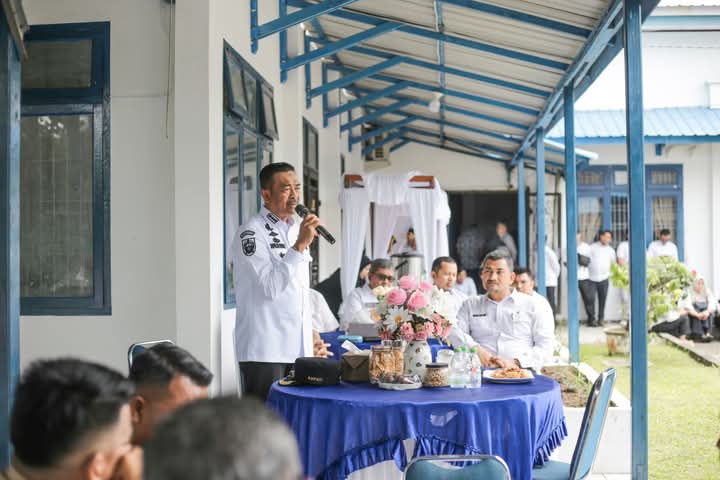 Bupati Madina Saifullah motivasi kepala desa.